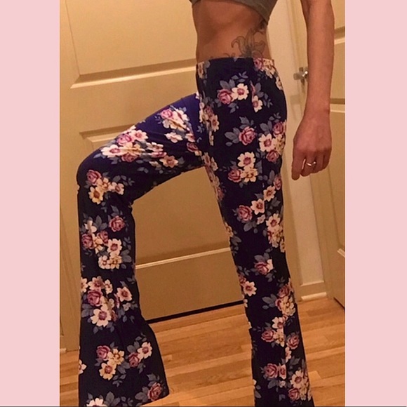 5🌟1 Left! Blue Botanical Fit & Flared Bottoms - Picture 2 of 11